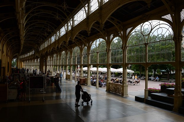 Курорты Чехии остались без туристов из России. Знаменитые Карловы Вары в кризисе, ведь европейцы тратят деньги совсем по-другому