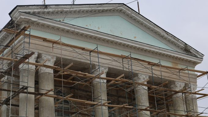 Смогли максимально сохранить. В Барнауле спасли старинный универмаг "Сухов и сыновья"