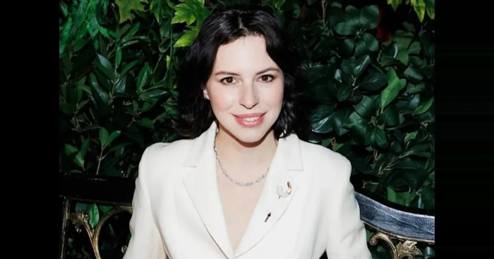 "Богатые дети в депрессии". Наталия Архангельская из "Антиглянца" обиделась на сооснователя галереи "Триумф" за то, что "всякую интернет-обслугу" зовут только на второй день презентации