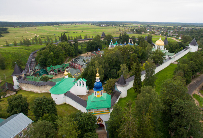 7 пещерных монастырей в России