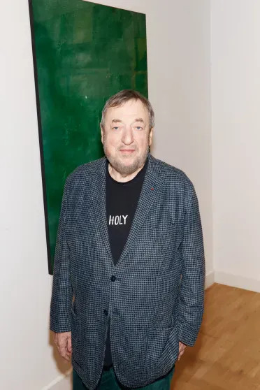 Константин Эрнст, Ольга Свиблова, Мария Миногарова с мужем и сын Анны Михалковой на открытии выставки в Москве