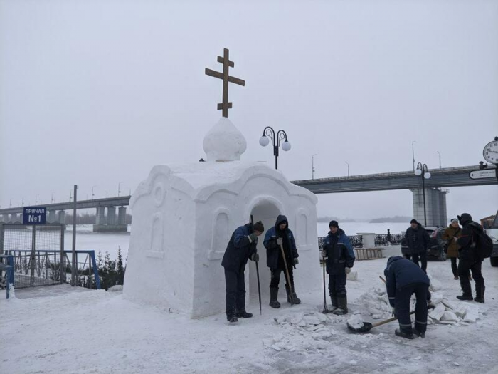 В Барнауле заканчивают строительство Крещенского городка. Фото