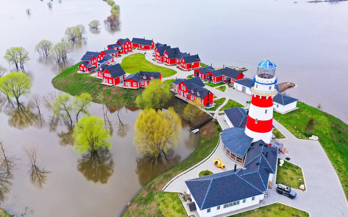 Куда поехать на майские: 5 мест, где российская природа удивляет не хуже зарубежных курортов