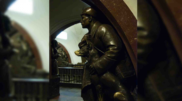 ​​Скульптуры Манизера: как народ превратил овчарку в добермана и где воевала молодежь, которая позировала мастеру