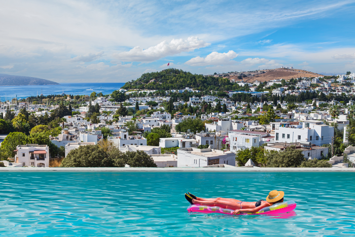 Куда поехать в отпуск в июне 2026 года: морские курорты в России и за границей, лучшие идеи и цены