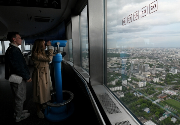 Метро, МГУ и Мосфильм: куда отправиться на экскурсию в Москве?