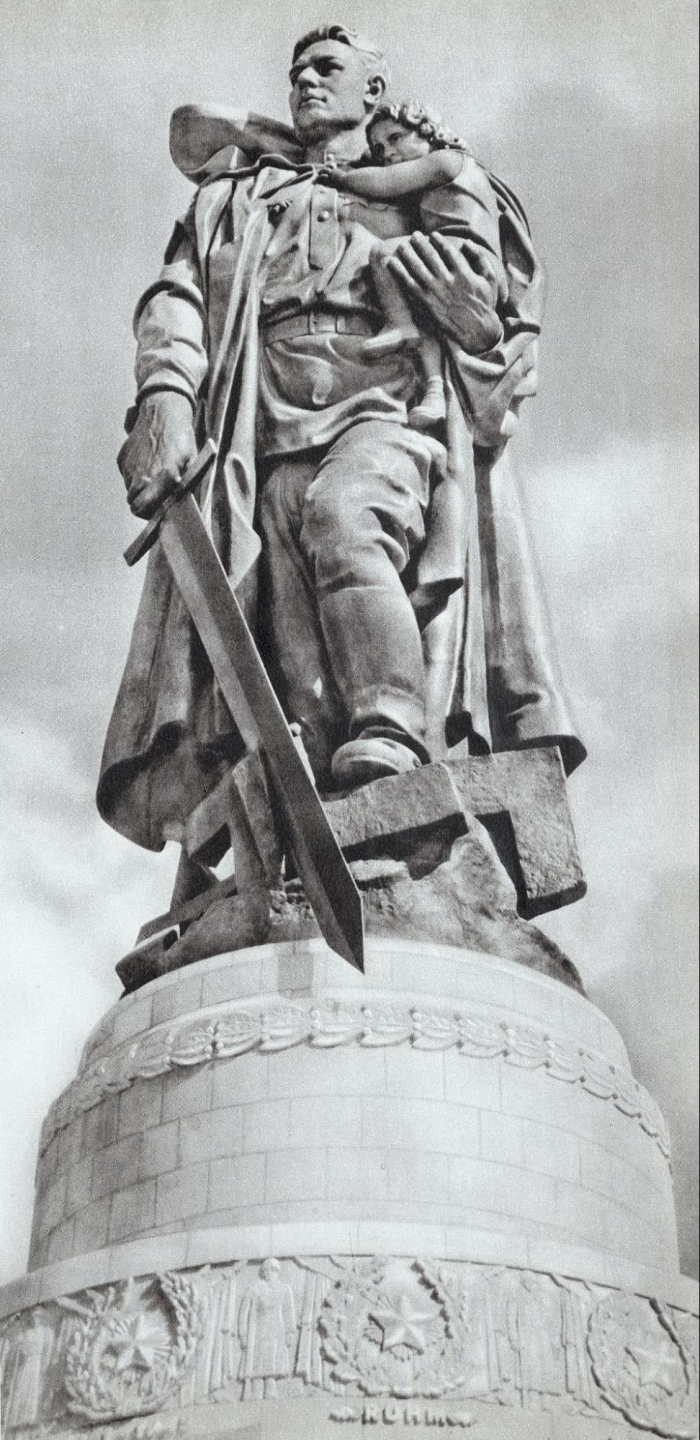 Воин-освободитель. Как в Трептов-парке появился главный памятник победе над фашизмом