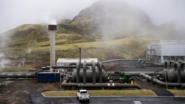 Дышите глубже: вулкан на Гавайях начинает мощное извержение