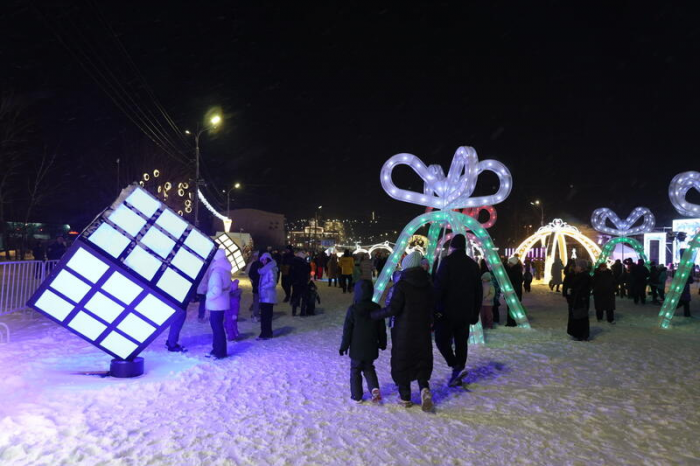 Сияй, Барнаул! Как украсили краевую столицу к Новому году