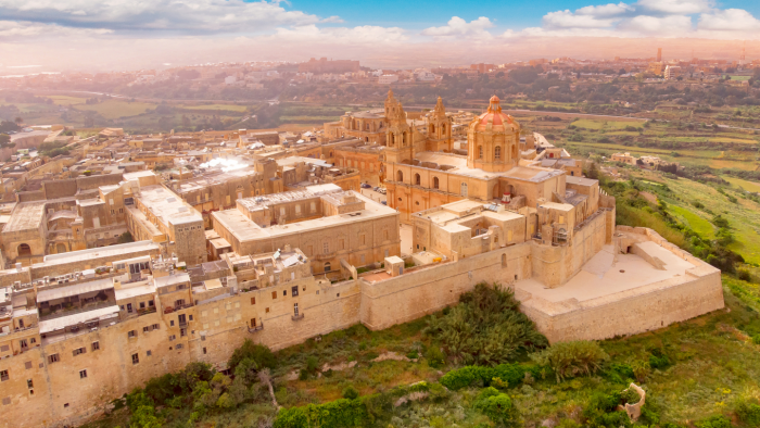 Пешком, на лодке или на осле: 9 мест, где нельзя ездить на машине