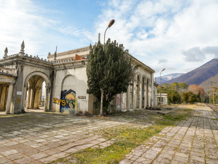 Заброшенная и ненужная Абхазия. Запущенное наследие СССР...