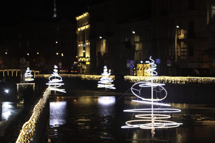 В Петербурге создали больше десятка мест для уникальных новогодних фото