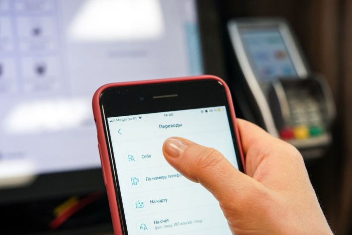 Банковские карты россиян под прицелом: массовые блокировки заставляют клиентов нервничать