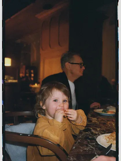 Художница Маша Янковская показала новые фото со свадьбы с возлюбленным, от которого ждёт ребёнка