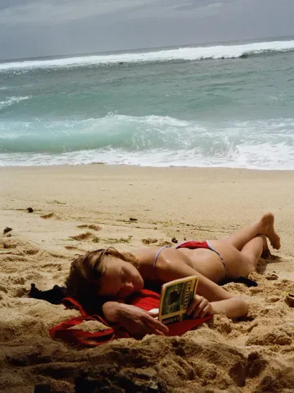 Карнавалы, Байкал и много бикини: как и где отдыхают Виктория Исакова, Юлия Вавилова, Аврора Киба и Надежда Оболенцева