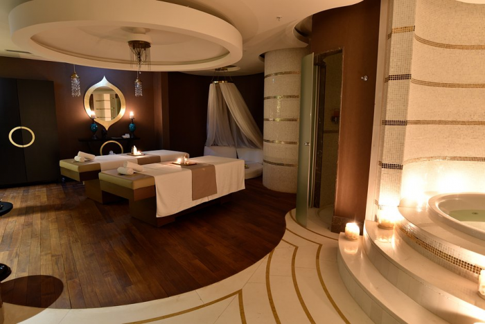 Постучись в его дверь. Как провести незабываемые выходные в турецком городе, который заменил россиянам Париж и Дубай