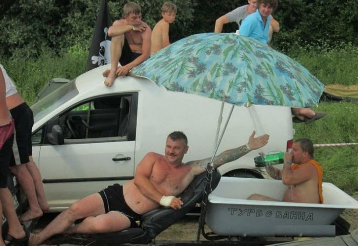 Как отдыхают некоторые россияне (22 фото)