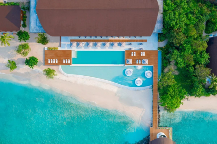The Westin Maldives Miriandhoo Resort приглашает на сезон скатов-мант