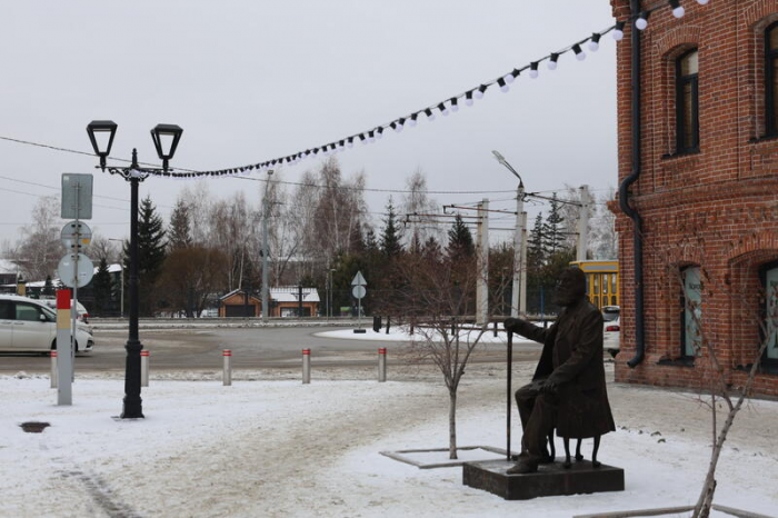 Барнаул сияет: на улице Льва Толстого завершается монтаж светового потолка