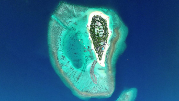 Блеск серебра: новогодние праздники в отеле Cora Cora Maldives