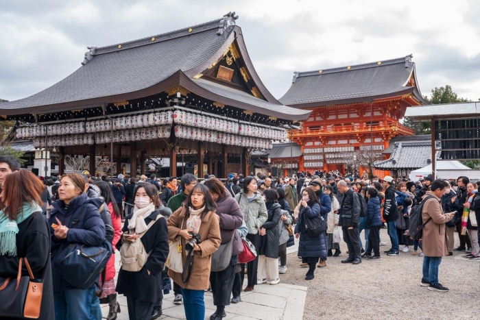 Шум, дзен и долг: как Новый год раскрывает культурный код Азии