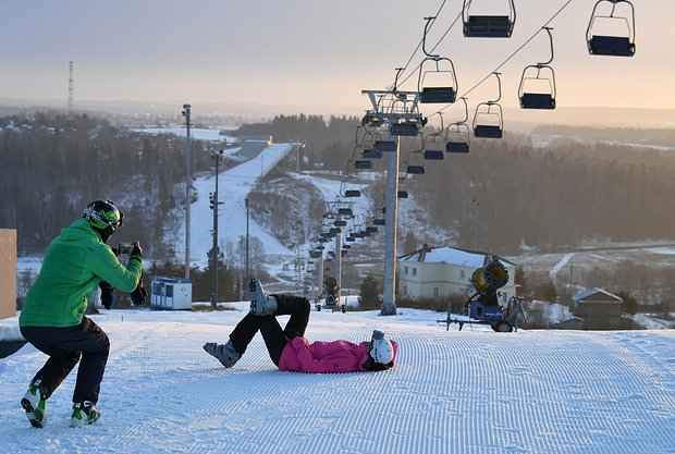 Лучшие горнолыжные курорты России. Где можно покататься на лыжах и сноуборде зимой 2025-2026?