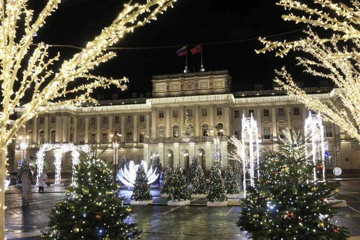 В Петербурге создали больше десятка мест для уникальных новогодних фото