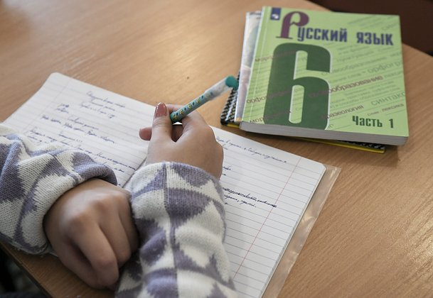 Как правильно пишется слово «полдня»: слитно, раздельно или через дефис