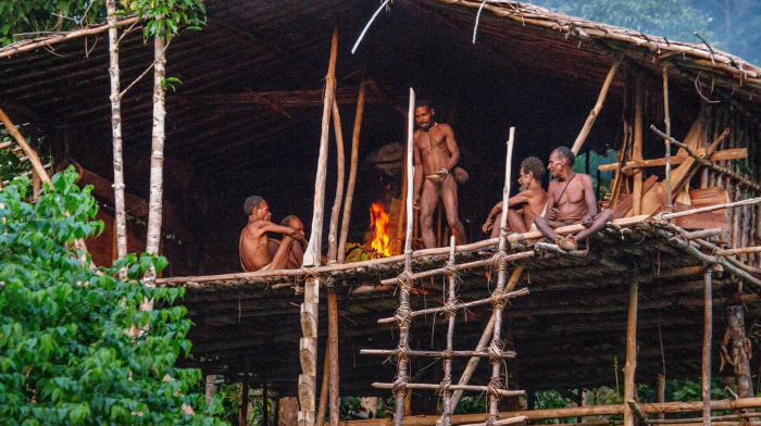 Древолазы-каннибалы: как живут последние первобытные люди на Земле