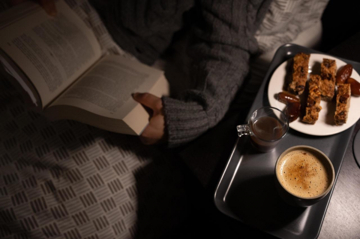 В какое время ложиться спать, чтобы утром чувствовать себя бодро: как найти свое «окно сна»