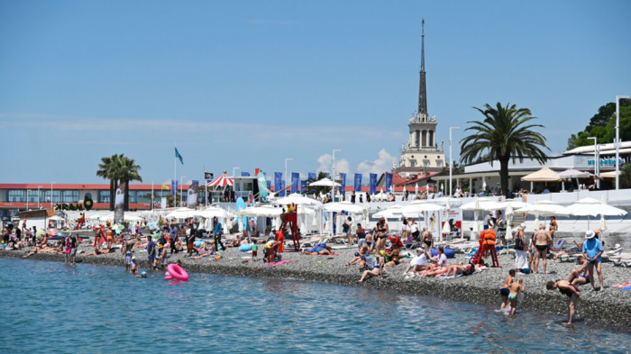 Мэр Сочи: семья из трех человек может позволить себе отдых на доход бюджетника