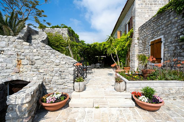 Правила въезда в Черногорию для россиян. Нужна ли виза в 2025 году?