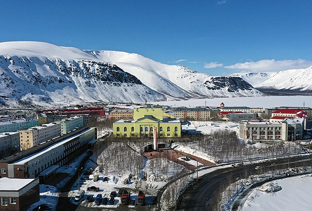 Горнолыжный курорт Хибины — 2025-2026: сколько стоит отдых в Кировске Мурманской области и чем там заняться