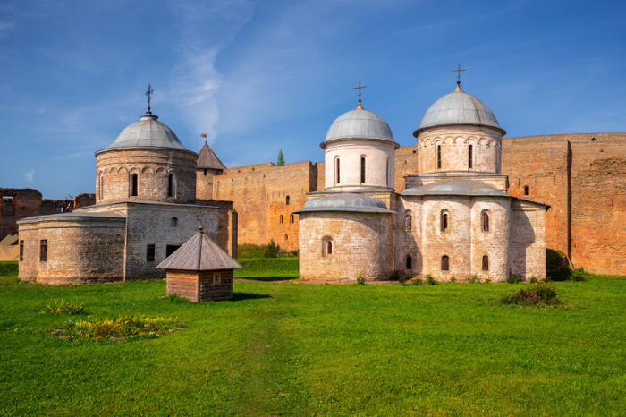 5 самых живописных крепостей России