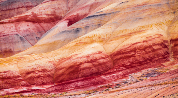 Радуга в камне: откуда берутся разноцветные горы