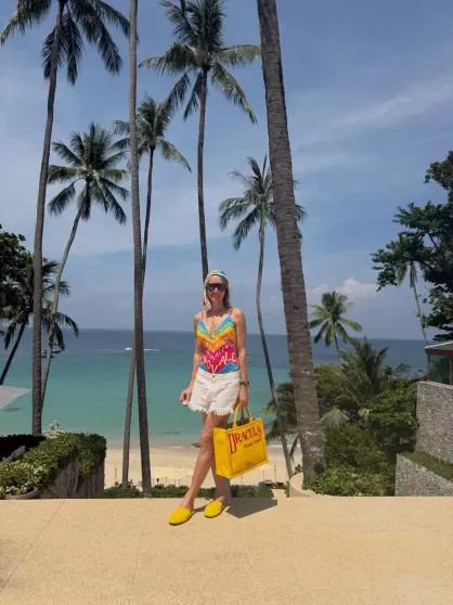 Круизы, бикини и выставки: где и как отдыхают Ксения Собчак, Кристина Романова с детьми, Виктория Лопырёва, Екатерина Климова и жена миллионера Инесса Шевчук