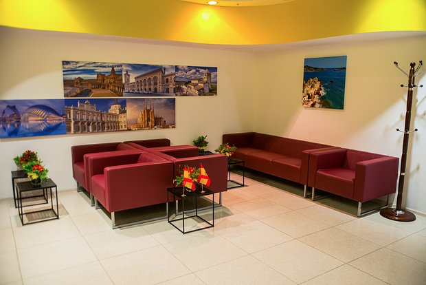Как россиянам получить визу в Испанию в 2026 году: какие документы нужны и сколько стоит оформление. Подробный гид