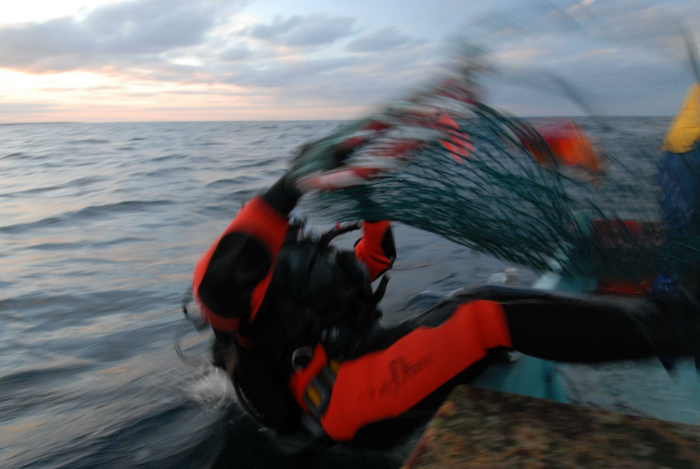 Дрейф в Охотском море, спас "Ангел". Почему двое погибли, а один выжил? Капитан I ранга Гундаров объяснил