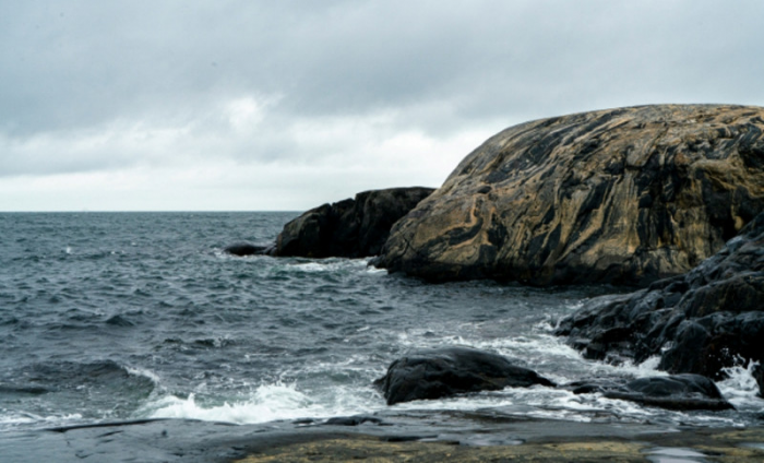 В 1809 году моряка вынесло на скалу посреди океана