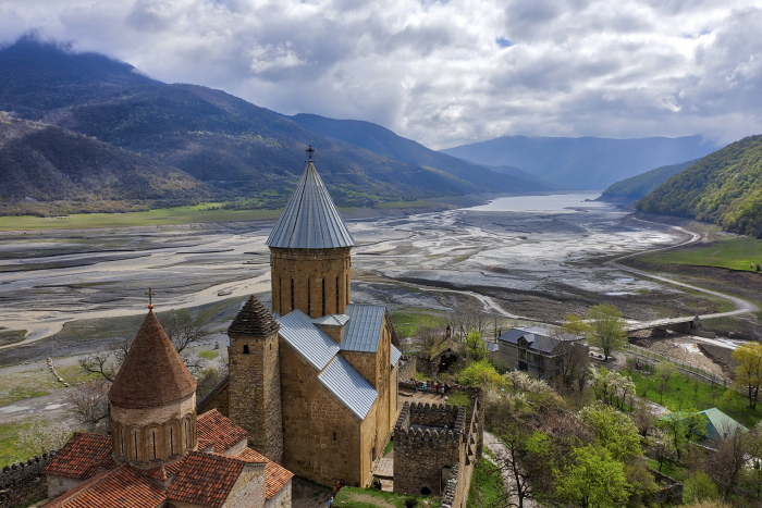 Куда поехать в апреле 2026 года? Отдых за границей и в России, на море и не только