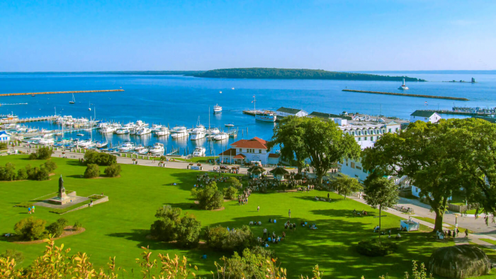 Пешком, на лодке или на осле: 9 мест, где нельзя ездить на машине