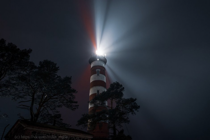 «Он излучал силу, надежность и уверенность» Россиянин 10 лет фотографирует маяки. Как их свет изменил его жизнь?