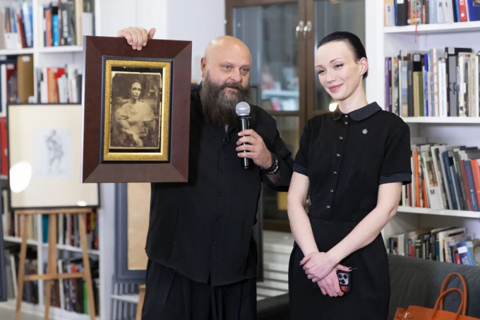 Художник Дмитрий Холкин рассказал об амбротипах и их создании на передовой