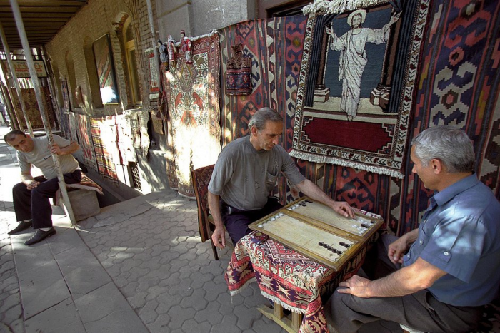 Старше Рима и дружелюбнее мегаполисов. Что притягивает туристов в Ереван и чем там заняться?