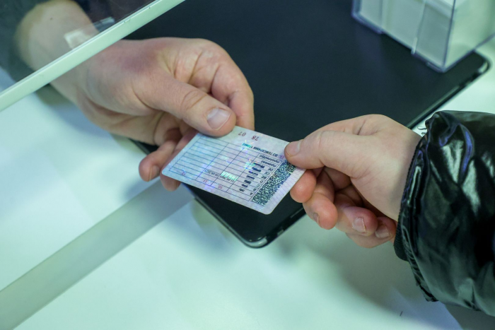 Депутат Чаплин: с 1 января водительские права заменят паспорт в отелях