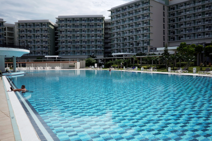 Россиян выселяют из люксовых отелей Кубы. Причина — дефицит топлива из-за блокады США. Без горючего скоро окажутся и самолеты