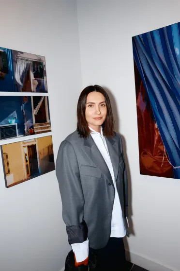 Константин Эрнст, Ольга Свиблова, Мария Миногарова с мужем и сын Анны Михалковой на открытии выставки в Москве