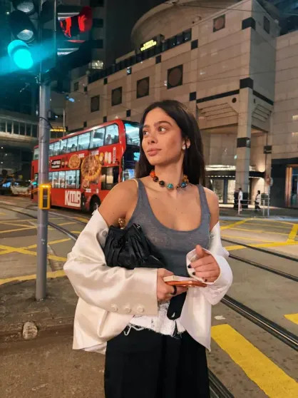 Курс на Восток: Ксения Собчак, Полина Киценко и Аврора Киба проводят время в Китае, а девушка Павла Дурова посетила Токио