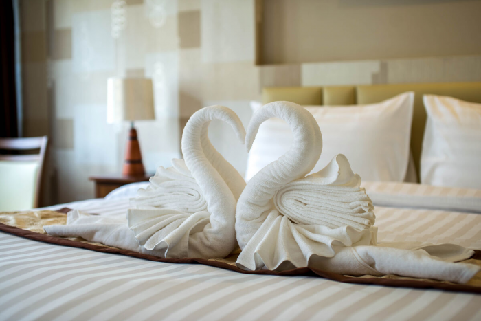 Юрист Адамс заявил, что отель имеет право взыскать сумму ущерба при краже халата