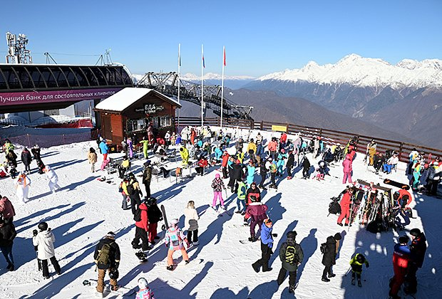 Лучшие горнолыжные курорты России. Где можно покататься на лыжах и сноуборде зимой 2025-2026?